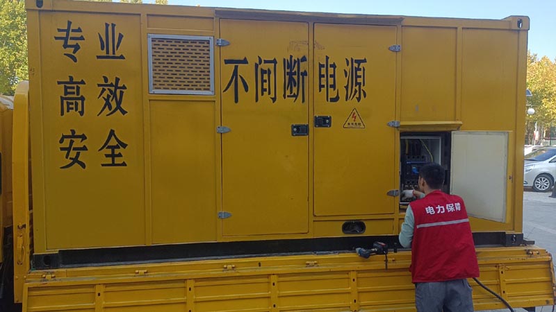 焉耆柴油发电机组和UPS电源配合使用时，如何避免切换过程中的电力中断？