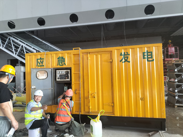 焉耆怎样判断空气滤清器是否需要更换？